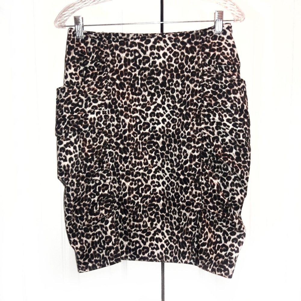 Twentyone Animal Print Skirt with Pockets Sz M